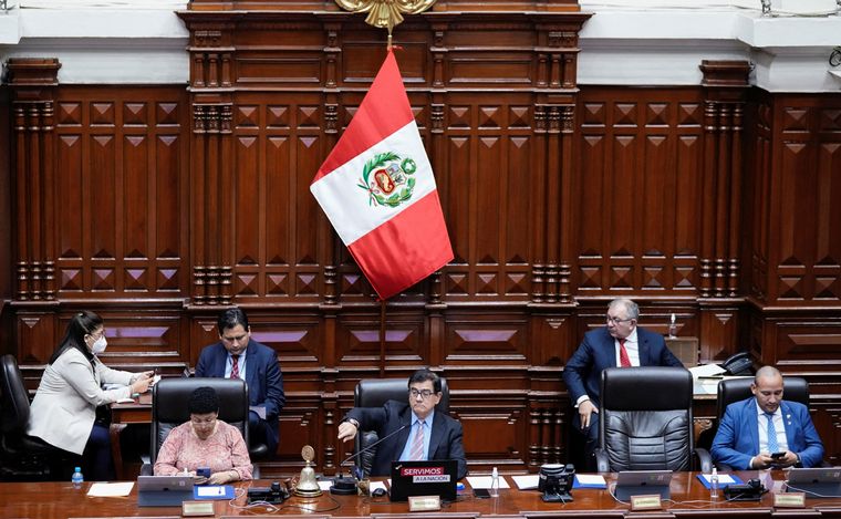 FOTO: Dina Boluarte asumió la presidencia de Perú.