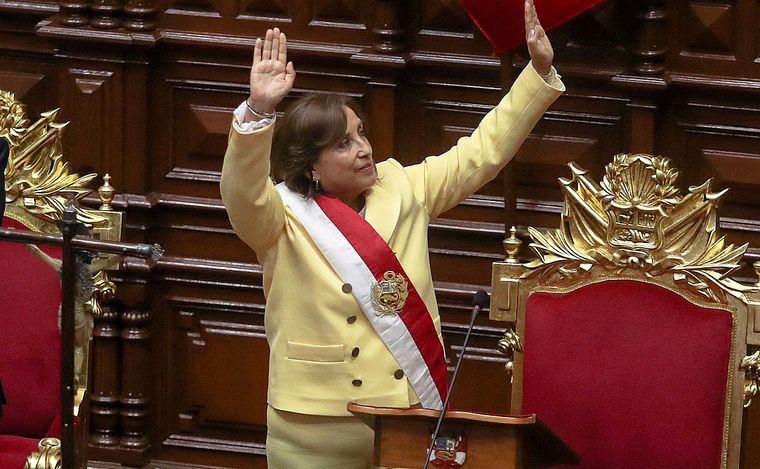 FOTO: Dina Boluarte asumió la presidencia de Perú.