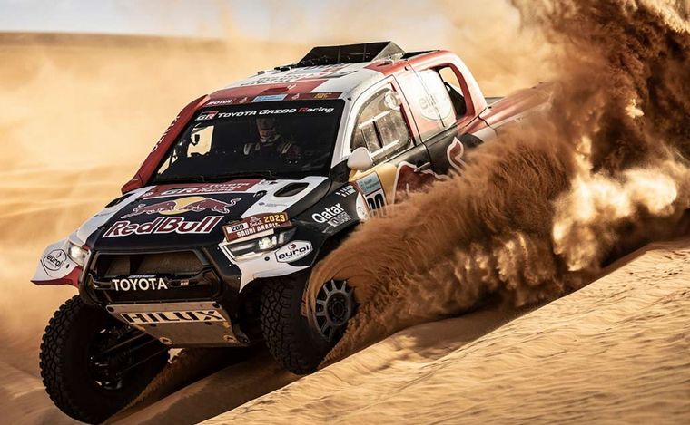 FOTO: Toyota tiene listas sus Hilux para buscar otra victoria en el Dakar 2023