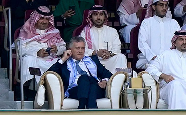 Macri presenció el partido Argentina-Polonia.