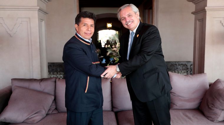 El expresidente de Perú, Pedro Castillo, junto a Fernández (Foto: Archivo)