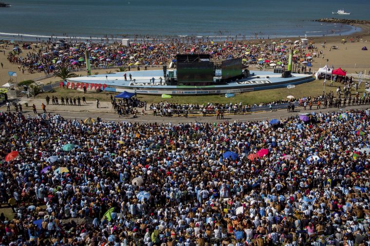 FOTO: Festejos de hinchas en Mar del Plata