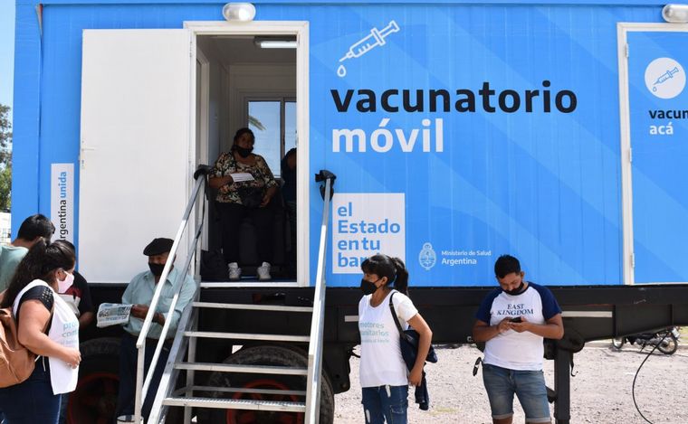 FOTO: Los vacunatorios funcionarán en las ciudades de Santa Fe y Rosario. 