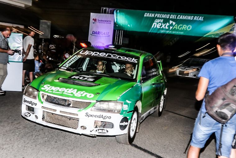 FOTO: El uruguayo Martín Cánepa (P.208) a la busqueda del título en Maxi Rally.