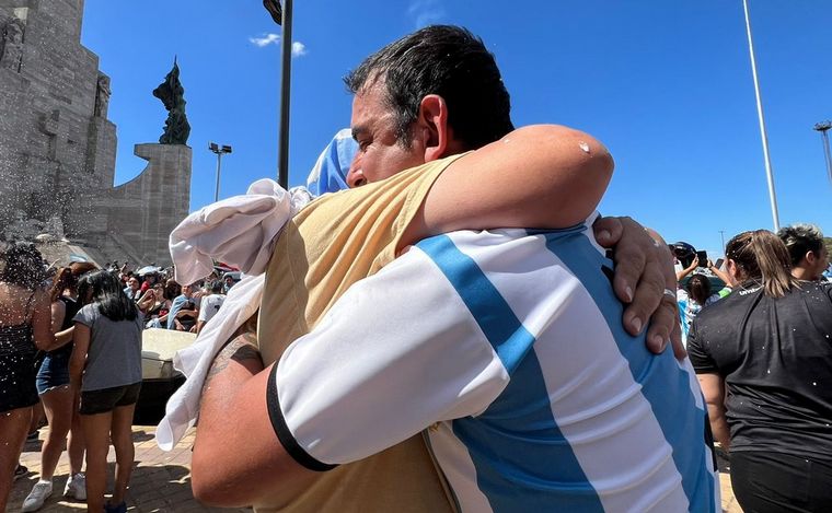 FOTO: Festejos en Rosario tras la obtención de la tercera Copa del Mundo de Argentina