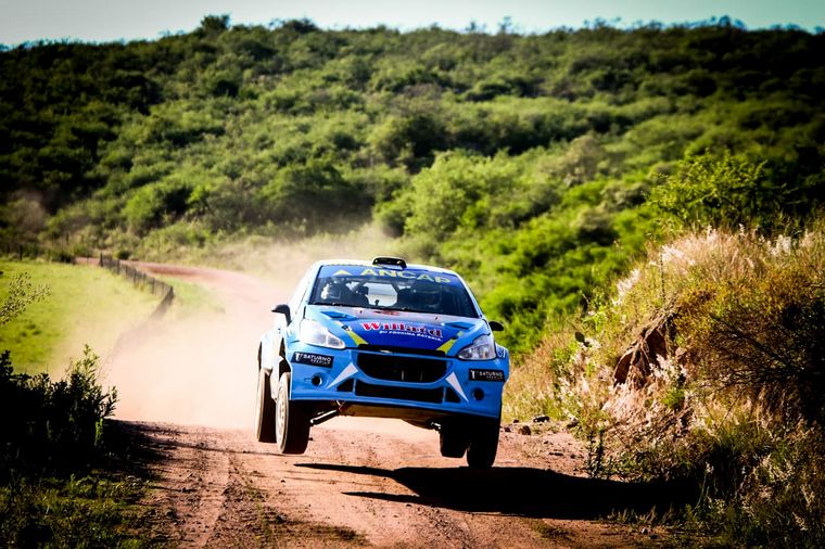 Martín Cánepa (P.208) ganó la última y fue campeón de Maxi Rally.