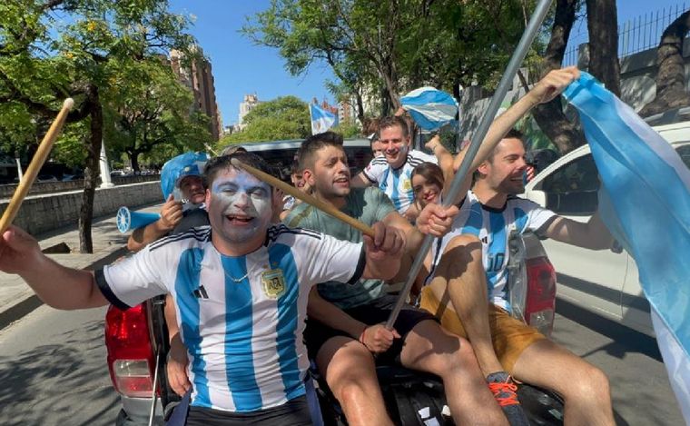 Locura total en Córdoba tras el histórico triunfo de la selección argentina.