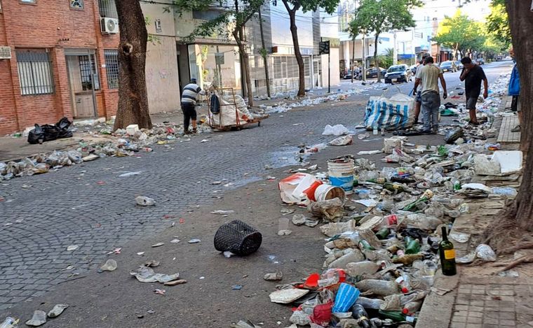 AUDIO: Un vecino de Pichincha reclamó por la basura que quedó de los festejos