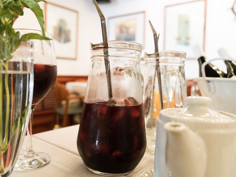 En su Día Mundial, te enseñamos a preparar la autentica sangría de El Celta