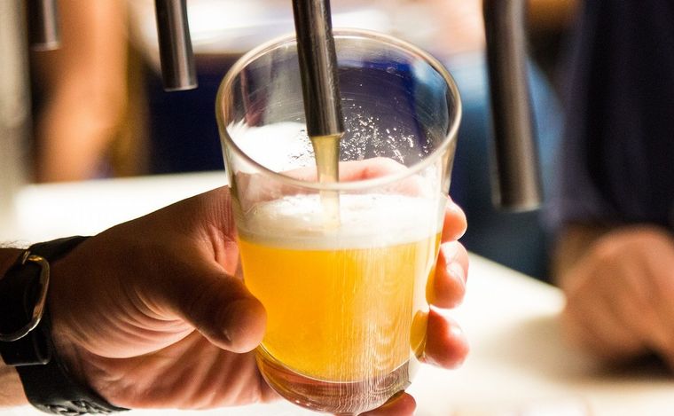 Budweiser regalará las latas que no pudo vender durante el Mundial. (Foto: Pixabay)