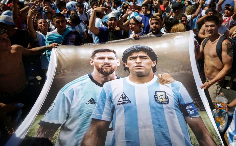 FOTO: Messi y Maradona.