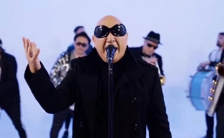 La Mosca la sigue rompiendo con su hit mundialista.