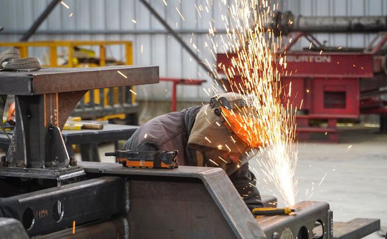 La industria y la construcción retomaron el crecimiento de marzo