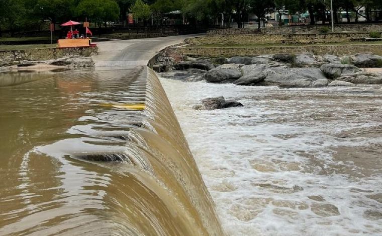 FOTO: Alerta por la crecida de ríos y arroyos en el Valle de Punilla.