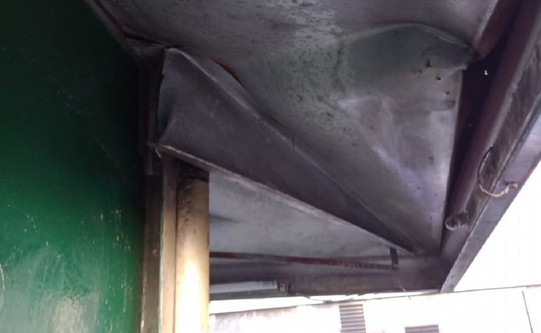 Así habían dejado el kiosco tras los festejos en el Obelisco.