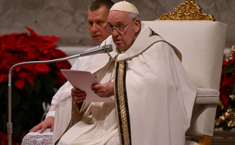 El Papa Francisco presidió la misa de Navidad y pidió por el cese de la  guerra - Noticias - Cadena 3 Argentina
