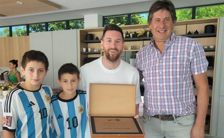 FOTO: Messi, declarado ciudadano ilustre de Funes: 
