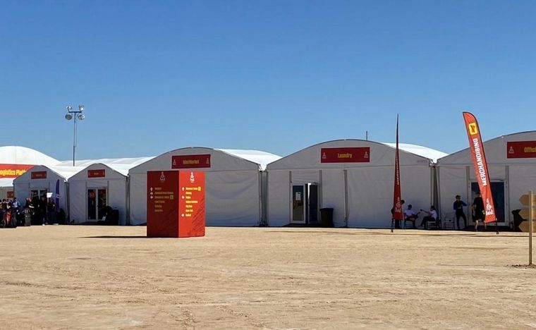 Minimarket, lavandería, servicios para móviles...