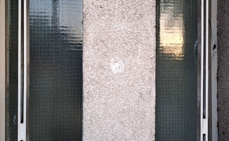 Los impactos de bala que dejó el ataque.