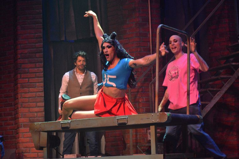 A sala llena, Kinky Boots levantó el telón