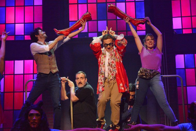 A sala llena, Kinky Boots levantó el telón