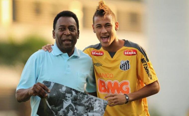 FOTO: Pelé y Neymar, los grandes ídolos del Santos. (Foto: diario AS)