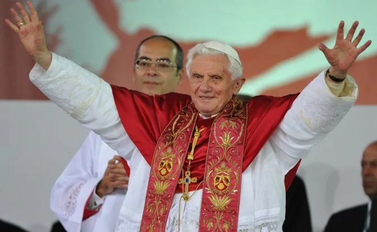 FOTO: Murió el Papa emérito Benedicto XVI.