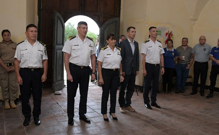 Liliana Zárate Belletti saludó a los policías en vísperas de Año Nuevo.