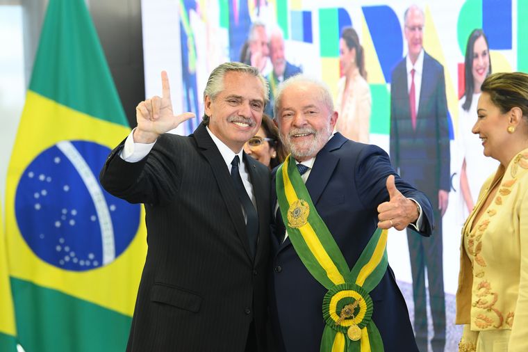 FOTO: Fernández viajó a Brasilia para acompañar a Lula en la asunción.