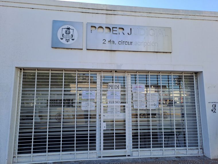 Balearon la Defensoría del Pueblo de Villa Gobernador Gálvez. 