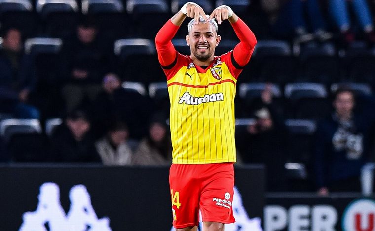 Facu Medina, defensor afianzado en el Lens