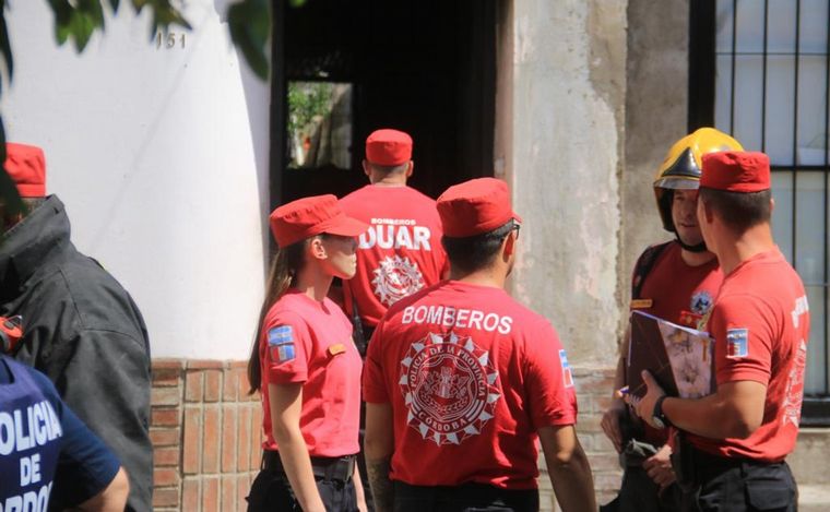 AUDIO: Un hombre murió en un incendio en barrio San Martín y su familia logró salvarse