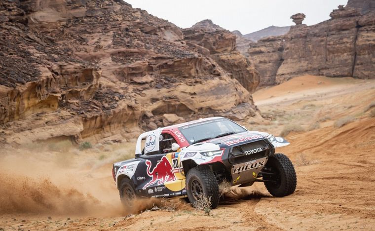 El catarí cedió más de 20' minutos en el parcial, pero ahora es puntero