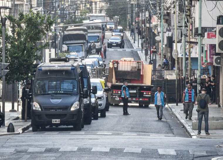 Once: amplio operativo contra los manteros que denuncian el 