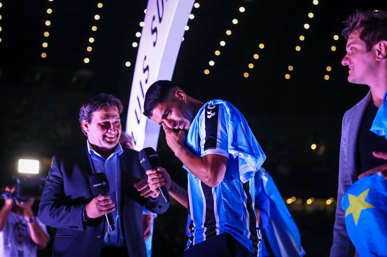 Luis Suárez se emocionó en su bienvenida en Gremio (Foto: @Gremio)