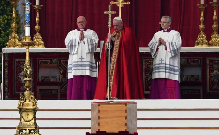 FOTO: Último adiós a Benedicto XVI en el Vaticano.