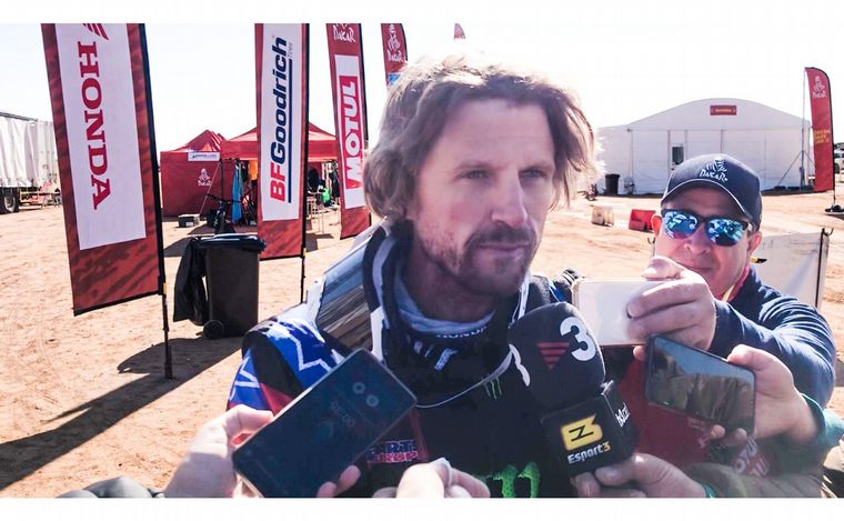 Van Beveren y los medios en la entrada al bivouac