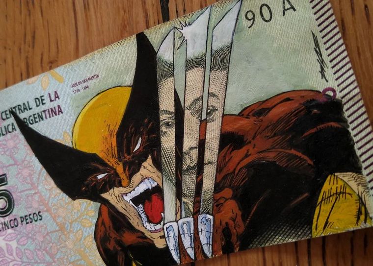Sergio Díaz, el artista salteño que pinta billetes de pesos argentinos.