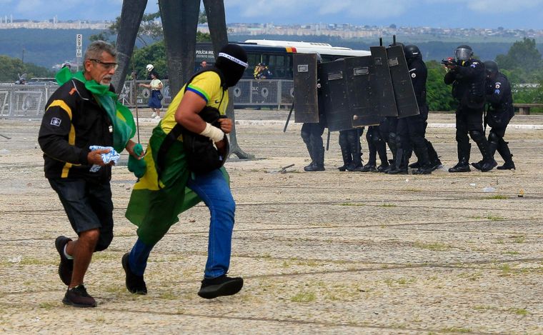 FOTO: Simpatizantes del ex presidente Bolsonaro en los ataques a los tres Poderes de Brasil