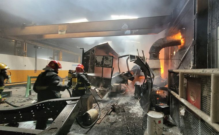 AUDIO: Controlan un principio de incendio en la autopartista Montich (Foto: archivo)