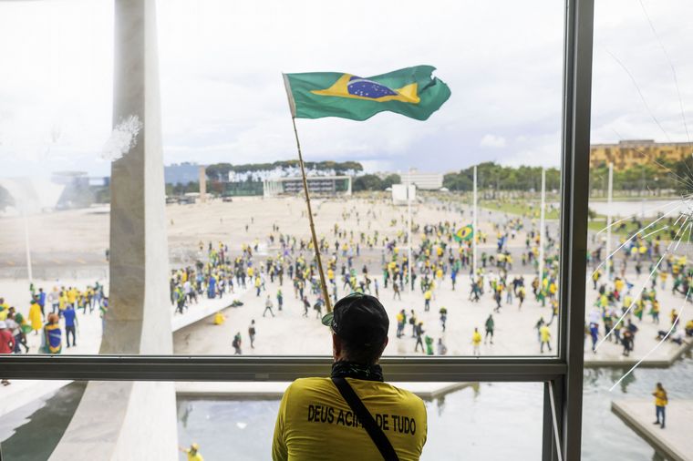 FOTO: La reciente crisis en Brasil, uno de los ejemplos de los problemas de la región. 