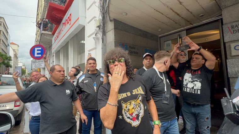 "La Mona" ingresando a Cadena 3.