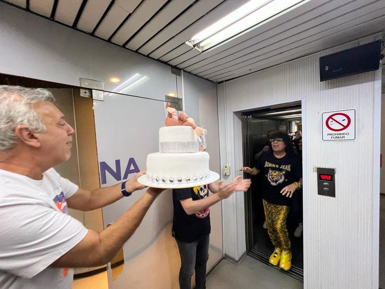 El recibimiento de Cadena 3 y La Popu para "La Mona"