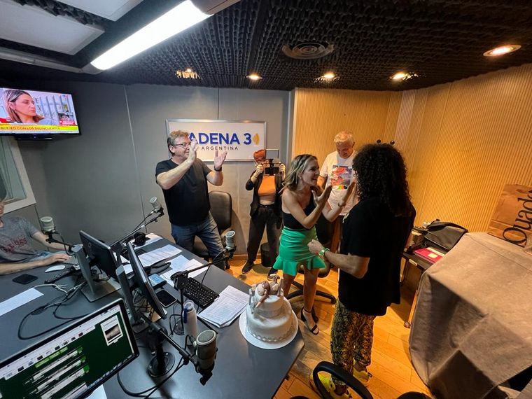 El recibimiento de Cadena 3 y La Popu para "La Mona"