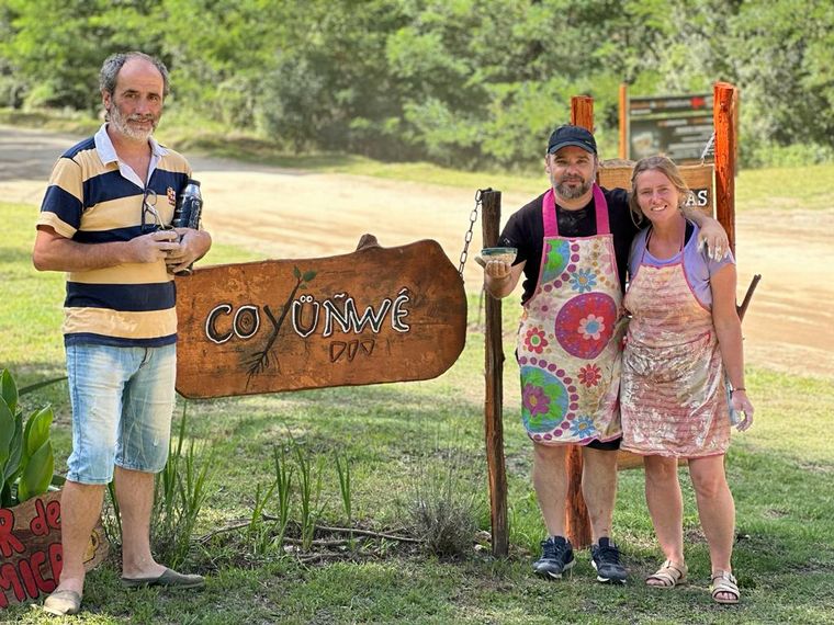 Mati Arrieta se animó a las manualidades en un taller de cerámica.