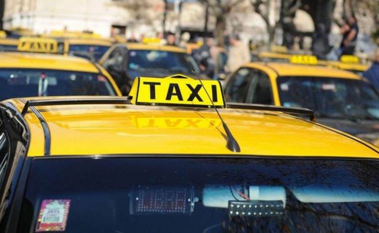 FOTO: Taxis compartidos, una iniciativa que se estudia en Rosario.