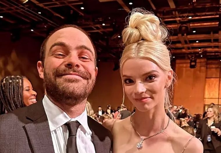 Peter Lanzani se encontró con Anya Taylor-Joy en los Critics Choice Awards