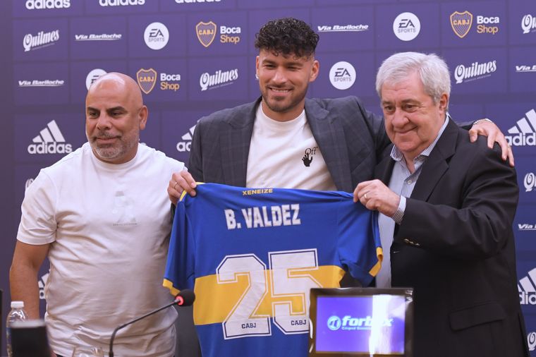 FOTO: Bruno Váldez fue oficializado como nuevo refuerzo de Boca Juniors.