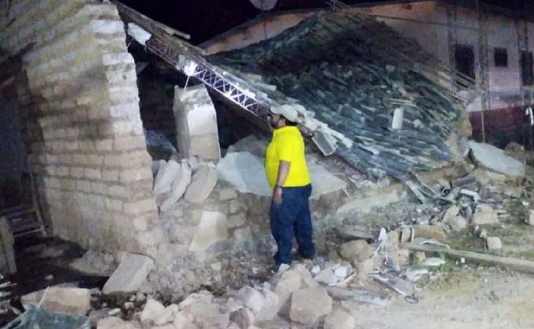 FOTO: Al menos 130 viviendas dañadas dejaron los sismos en El Salvador (Foto: M. Román).