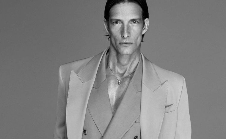 FOTO: Iván de Pineda modeló para Versace tras 22 años.